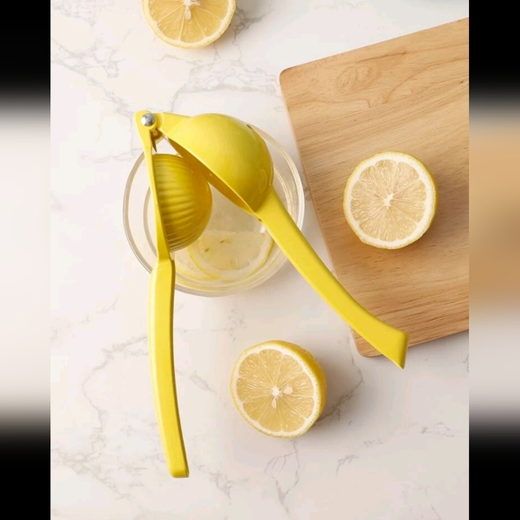 🍉5 for $25* Hand Juicer - Picture 4 of 4